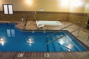 Holiday Inn Express Devils Lake by IHG - Piscine