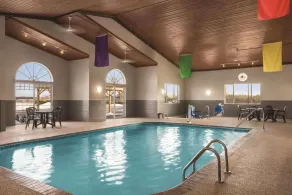 Country Inn & Suites by Radisson, Dubuque, IA - Piscine