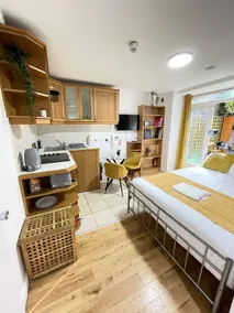 Portobello Road Artistic Studios - Room