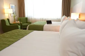 The Holman Grand Hotel - Chambre