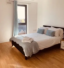 New Central Woking 1 and 2 Bedroom Apartments with Free Gym, close to Train Station - Chambre