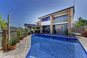 Raintree Motel - Pool