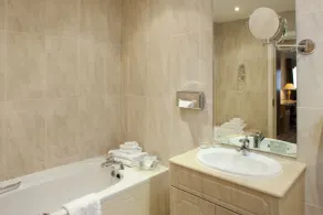 Holiday Inn Barnsley by IHG - Baño