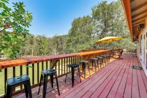 8 Mi to Jacksonville: Oregon Getaway w/ Deck! - Intérieur