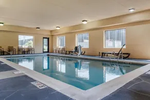 Comfort Suites Louisville Airport - Piscine