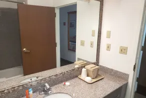 Coratel Inn & Suites by Jasper New Braunfels IH-35 EXT 189 - Bathroom