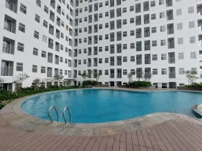 Comfy And Minimalist Studio Room At Serpong Garden Apartment - Piscine