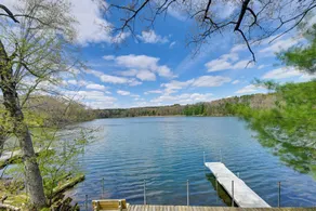Short Walk to Lawrence Lake! Rustic Cabin w/ Deck - Innenbereich