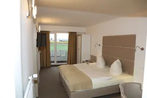 Confour Hotel - Zimmer