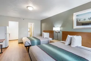 HomeTowne Studios by Red Roof Atlanta – Lawrenceville - Habitación
