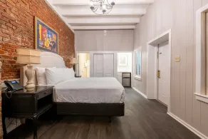 French Quarter Suites Hotel - Værelse