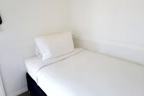Park Avenue Hotel Motel - Room