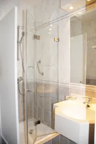 Hotel Perrin - Bathroom