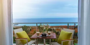 Greek Pride Cronwell Rahoni - Vue de la chambre