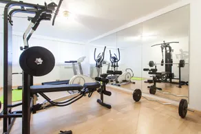 Vierbettzimmer mit Dusche und WC - Sala de fitness
