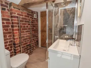 Lake View Barn - Bathroom