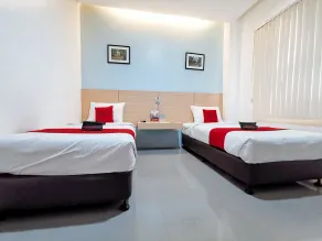 RedDoorz near Trade School Gensan - Room