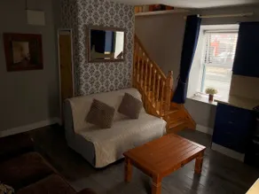 Charming 1-bedroom Apartment With Jacuzzi in Johnstown - Soggiorno
