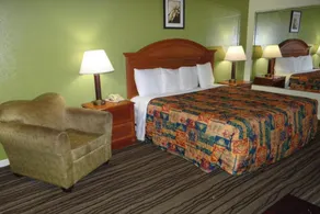 Regency Inn & Suites Houston East I 10 - Room