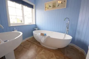 4 The Dunes, Thorpeness - Bathroom