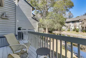 Hilton Head Island Condo w/ Deck < 1 Mi to Beaches - Intérieur