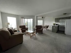 Ocean Greens 203-a - Golf Villa - Crescent Beach Section - Coin séjour