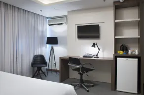 Master Porto Alegre Hotel - Av Carlos Gomes, Próximo ao Consulado Americano - Room