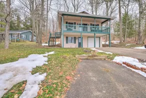Walloon Lake Vacation Rental: Walk to Water! - Interiør