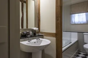 Swan Hotel & Spa - Bathroom