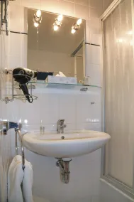 Hotel Brandenburger Hof - Bathroom