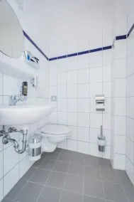 a&o Köln Neumarkt - Salle de bain