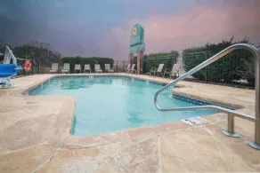 La Quinta Inn by Wyndham Calhoun South I-75 - Piscine