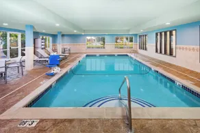 Holiday Inn Express Hotel & Suites Chicago South Lansing by IHG - Pool