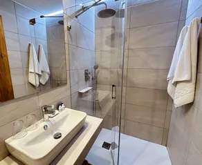 LUZ Vejer Hospedería - Bathroom