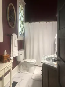 Ross Mansion Bed & Breakfast - Bathroom