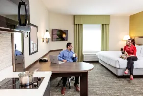 Candlewood Suites West Edmonton - Mall Area by IHG - Chambre