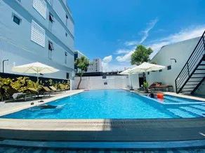 Orchid Riverside Villa - Piscina