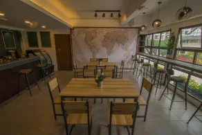 Traveller Bunker Hostel - Coin salon dans le hall