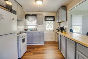 3 Mi to Dtwn & Flood Museum: 'cozy Q Cottage' - Interior