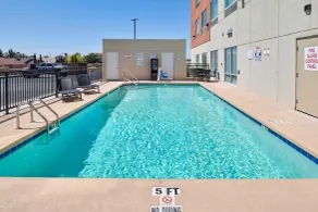 Holiday Inn Express & Suites El Paso East-Loop 375 by IHG - Piscine