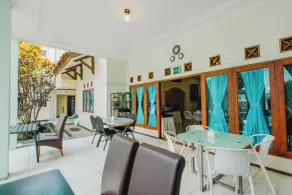 Aleyra Hotel and Villa's Garut - Restaurant