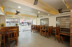 Hotel Kochi Caprice - Restaurant