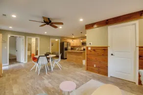 Cozy Goode Cabin w/ Deck ~ 17 Mi to Lynchburg - Interior