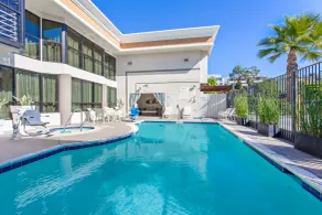 Holiday Inn Express Newport Beach by IHG - Piscine