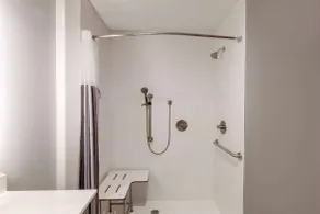 La Quinta Inn & Suites by Wyndham Lafayette Oil Center - Salle de bain