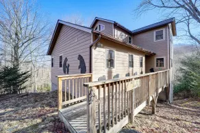 1 Mi to Beech Mtn Skiing: Family Cabin w/ Fire Pit - Interiør