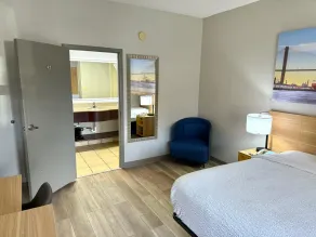 Days Inn by Wyndham Statesboro - Room