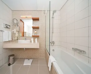 City Seasons Al Hamra Hotel - Bathroom