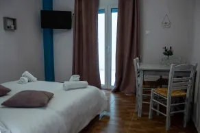Zoe's Studio - Room