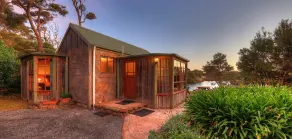 Stanley Lakeside Spa Cabins - Room